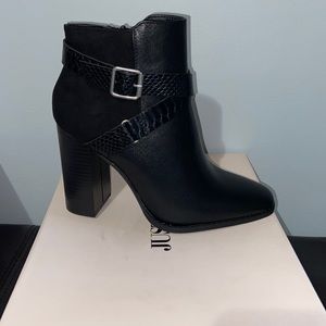 JUST FAB zepplin black booties in size 8 new